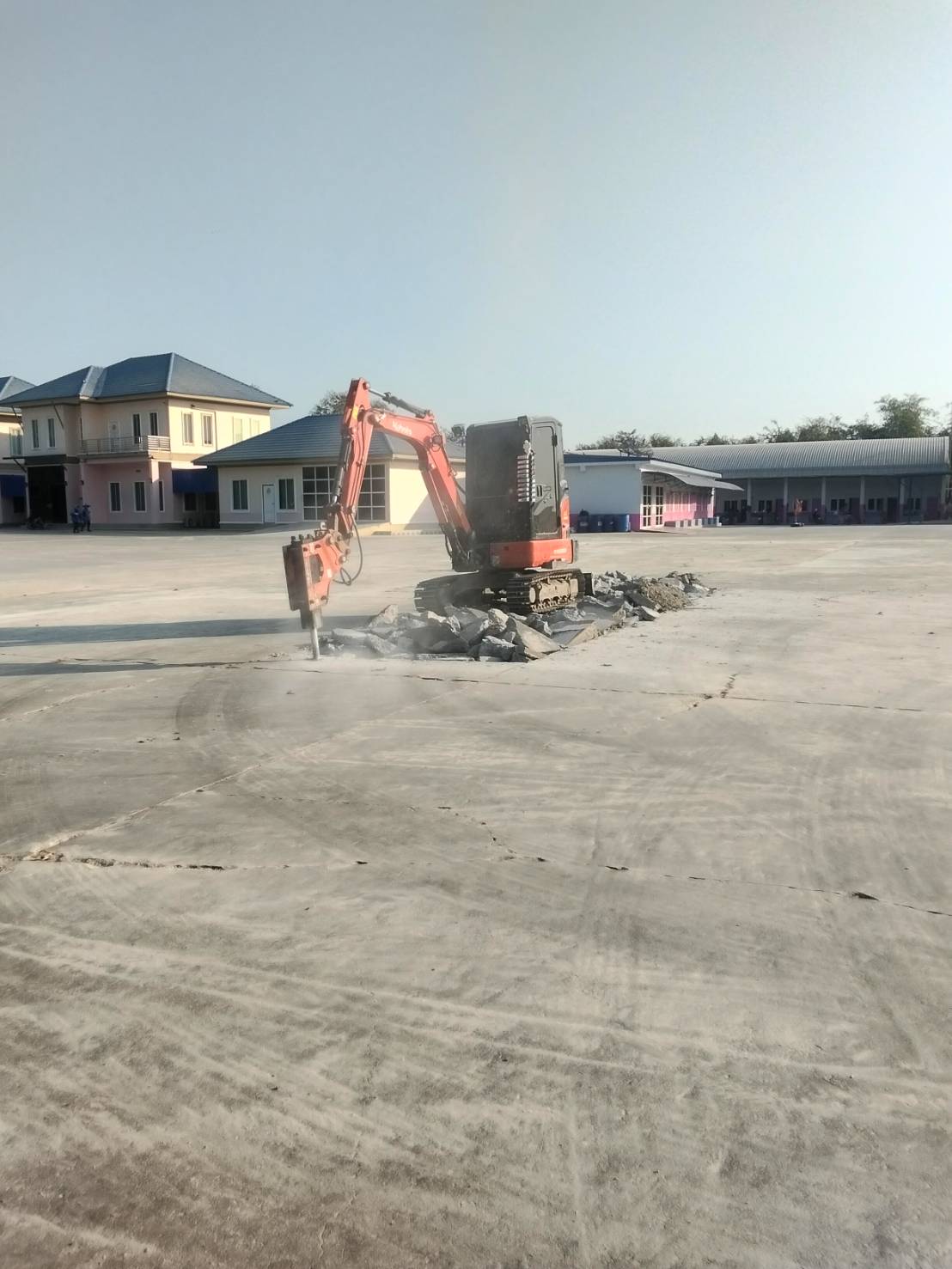 เช่ารถแม็คโคร สุพรรณบุรี เช่ารถแม็คโคร สุพรรณบุรี