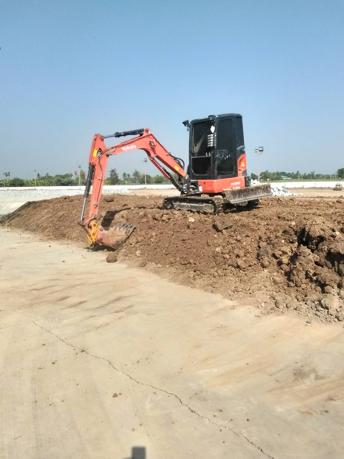 เช่ารถแม็คโคร สุพรรณบุรี เช่ารถแม็คโคร สุพรรณบุรี