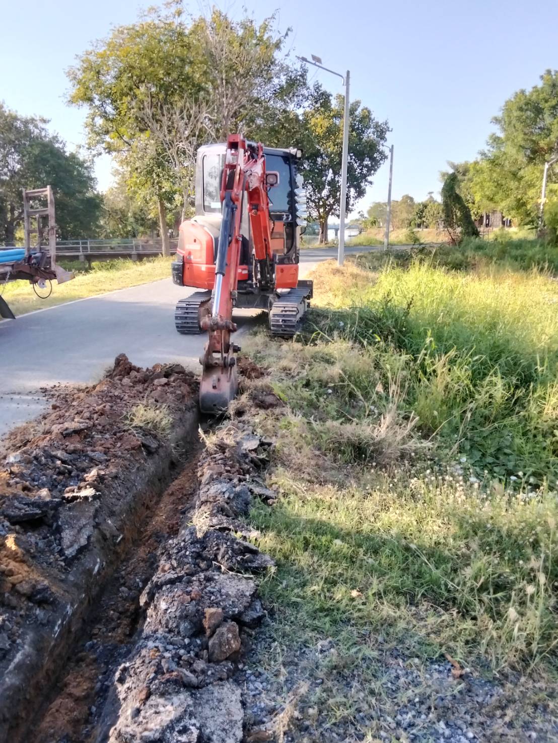 เช่ารถแม็คโคร สุพรรณบุรี เช่ารถแม็คโคร สุพรรณบุรี